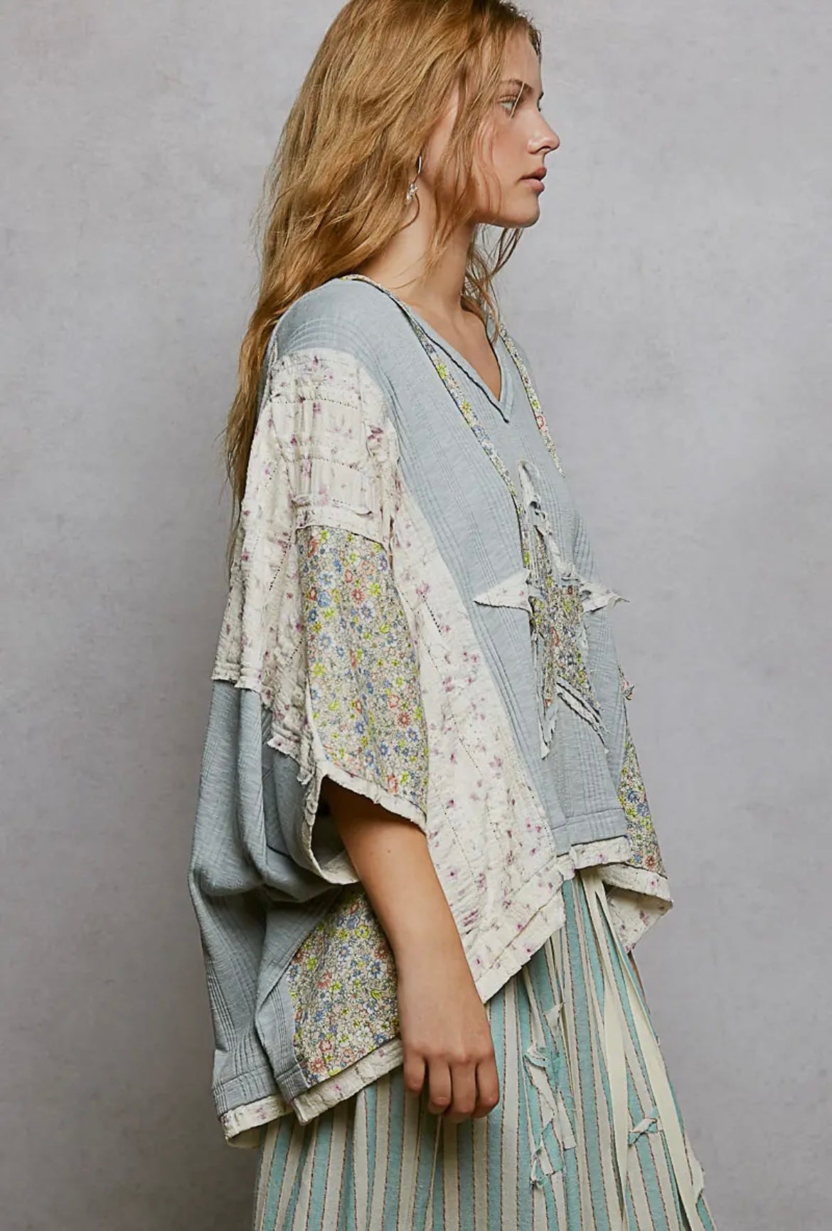 POL, Starry Night, Lace contrast floral star patch knit top