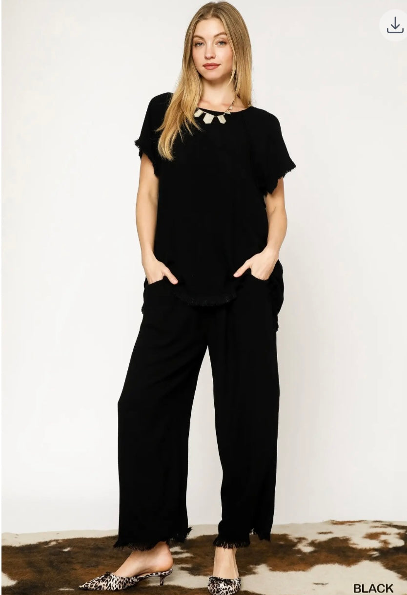 The Everyday Chic frayed hem wide leg pants
