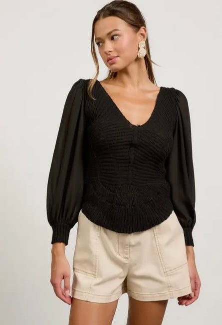 Madeleine, curved hem knitted blouse